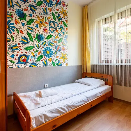 Plowce 62 Guest Spots By Bookinghost * Gdańsk