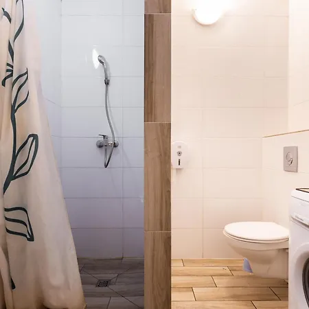 Plowce 62 Guest Spots By Bookinghost Gdaňsk